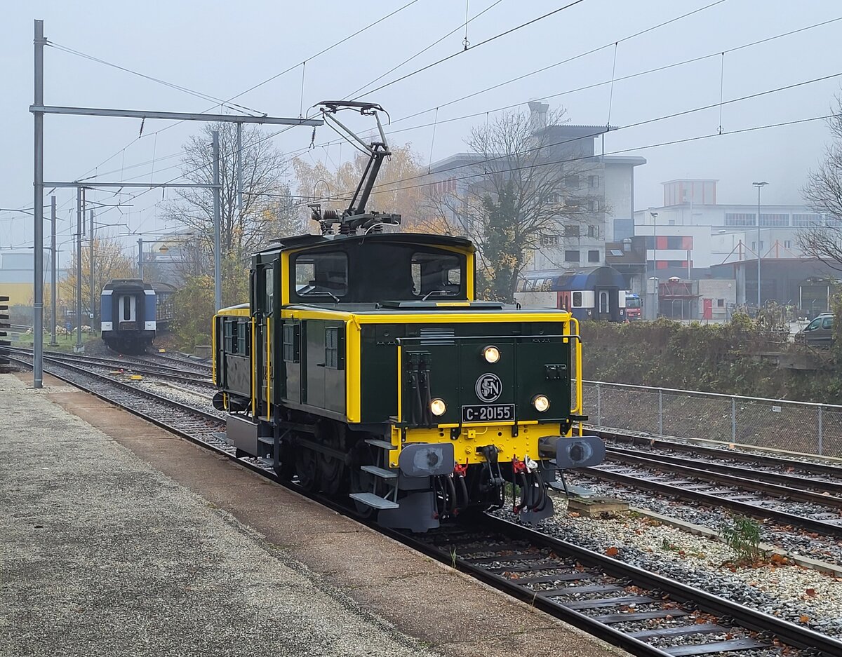 ... und in der Klus.
Die Lok trägt heute die UIC N°  97 85 1 932-0. 


8.11.25