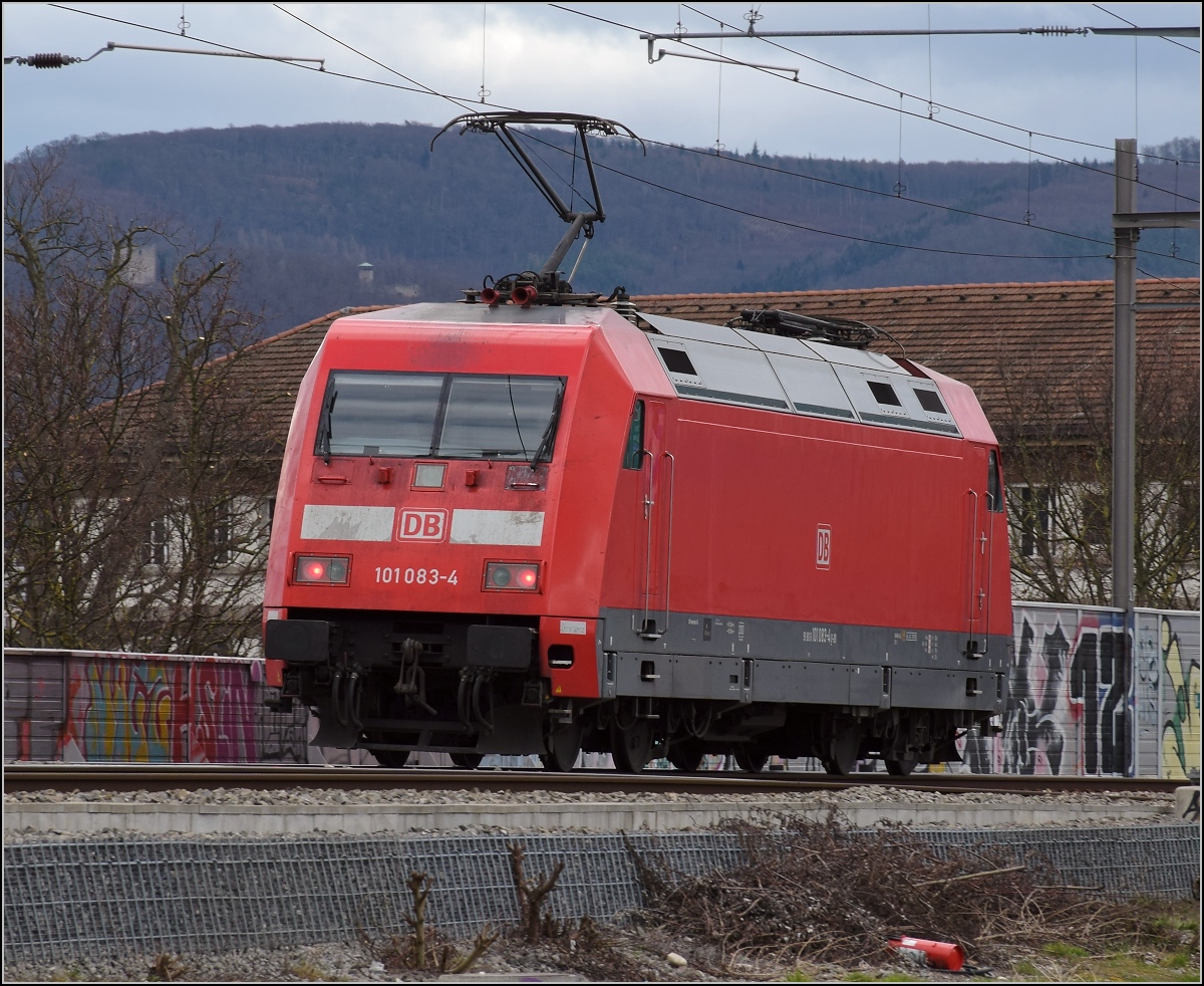 101 083-4 auf der Verbindungsbahn in Basel. März 2019.