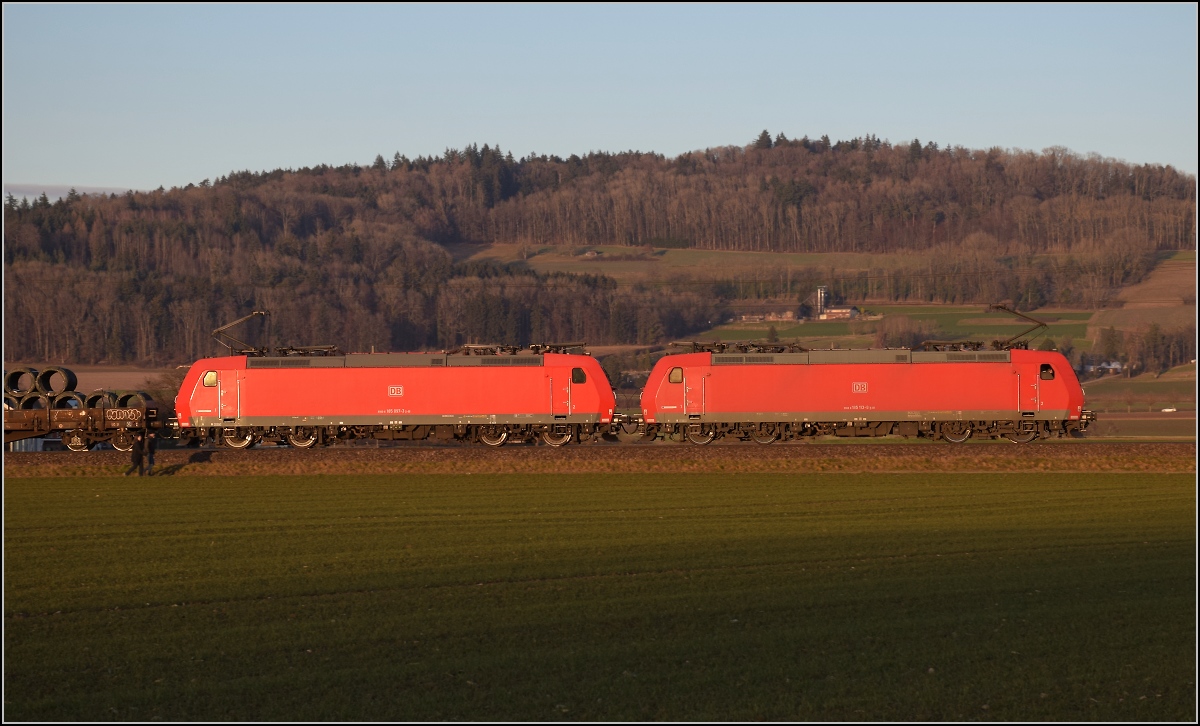 185 113 und 185 097 in Hendschiken. Januar 2022.