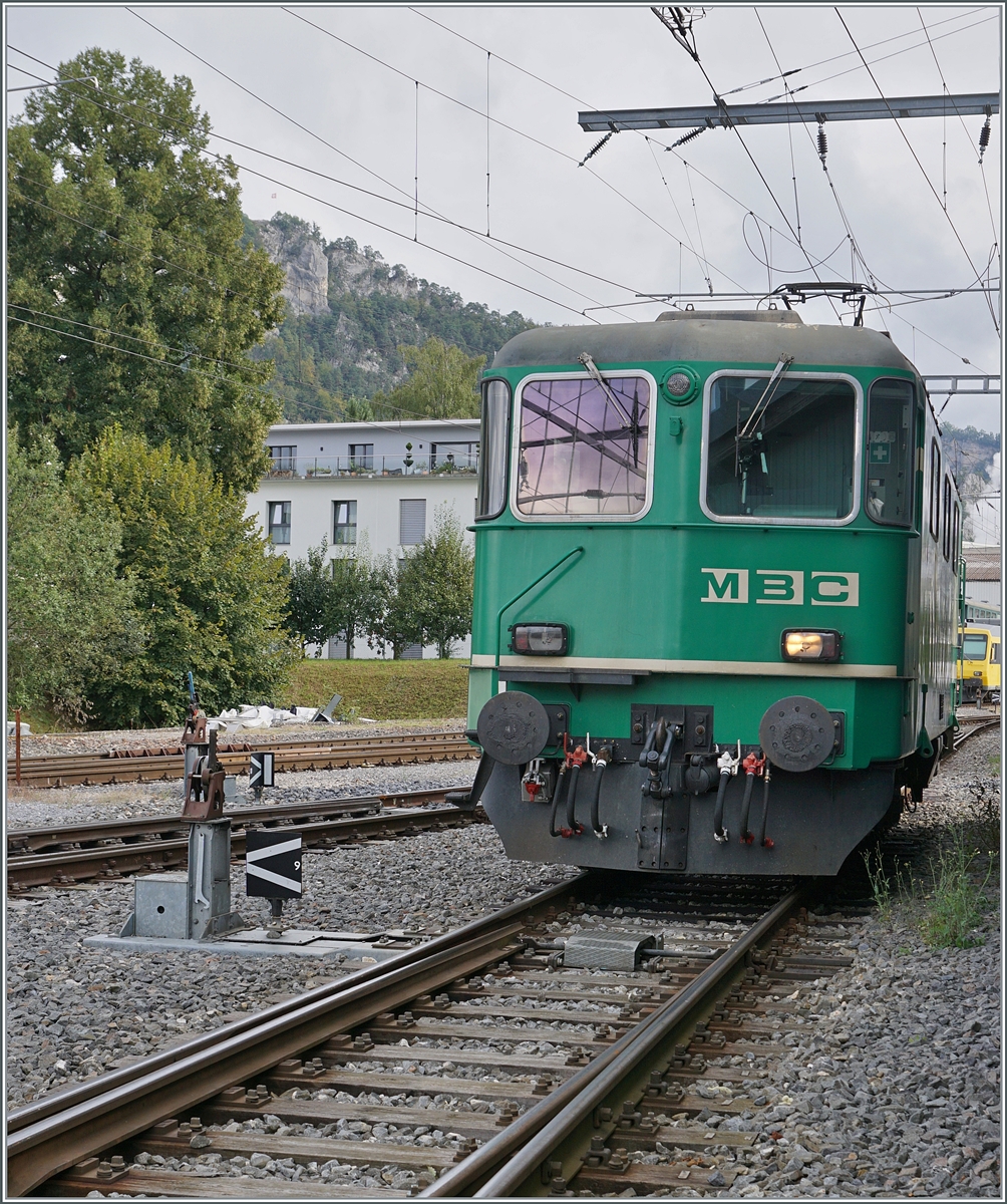 60 Jahre Re 4/4 II - Die BAM MBC Re 4/4 II (UIC 91 85 4420 506-8 CH-MBC) rangiert in Balsthal. 

14. Sept. 2024