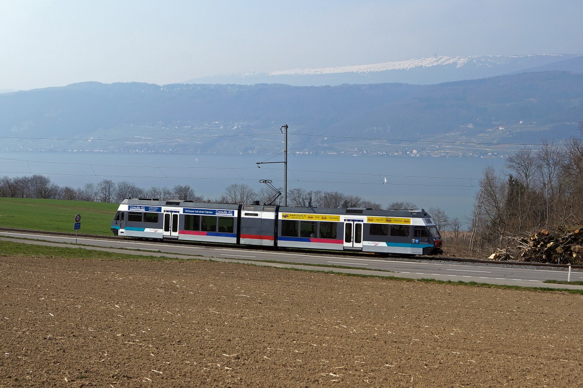 ASm/BTI: Regionalzug mit Be 2/6 (501-507, 509-510) unterwegs zwischen Mörigen und Gerolfingen am 20. März 2015.
Foto: Walter Ruetsch