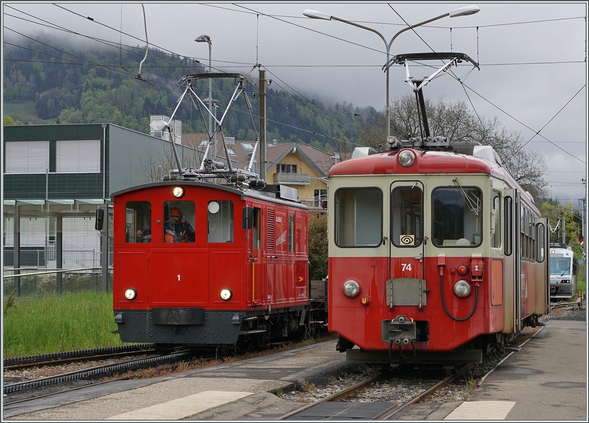 CEV HGe 2/2 N° 1 und BDhe 2/4 N° 74 in Blonay.
1. Mai 2016