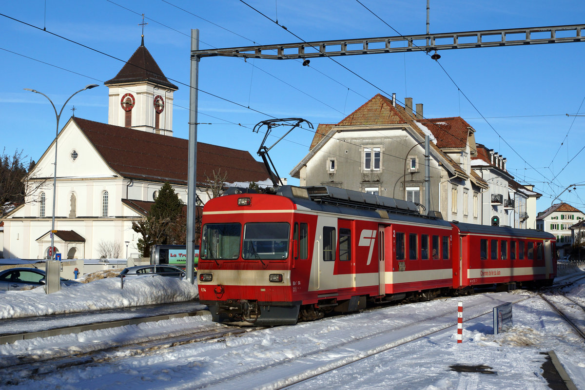 CJ: Winterimpressionen im Jura vom 22. Januar 2017.
Letzter Schnee für die BDe 4/4 II 611 - 614 aus dem Jahre 1985. Bald sind die in Saignelégier verewigten Triebzüge Geschichte.
Foto: Walter Ruetsch 