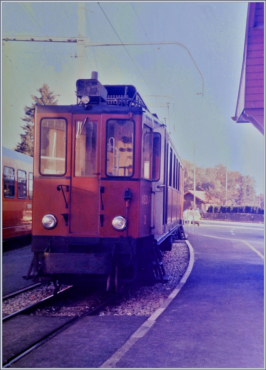 Der ABDe 4/4 N° 2 in St Cergue. 

Okt. 1985 