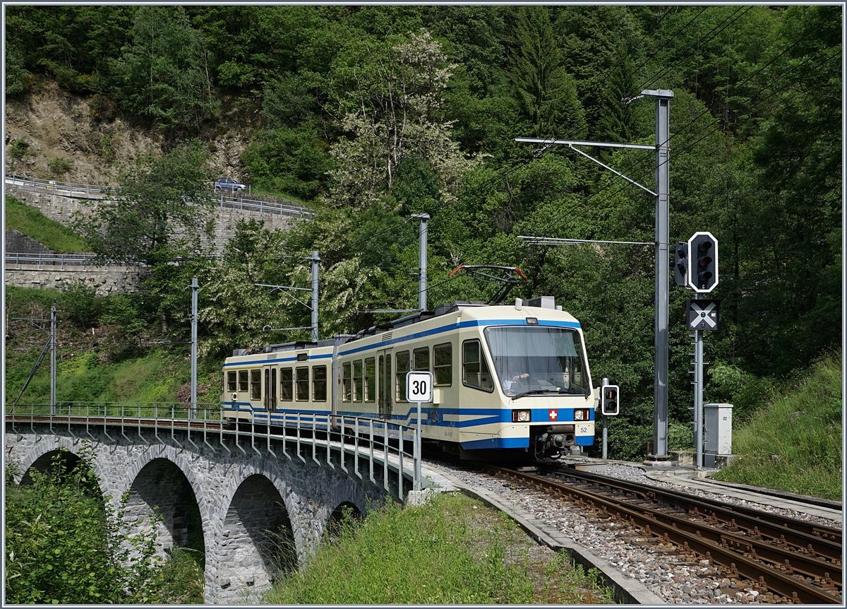 Der ABe 52/53 errecht von Camedo kommend Verdasio.
20. Mai 2017