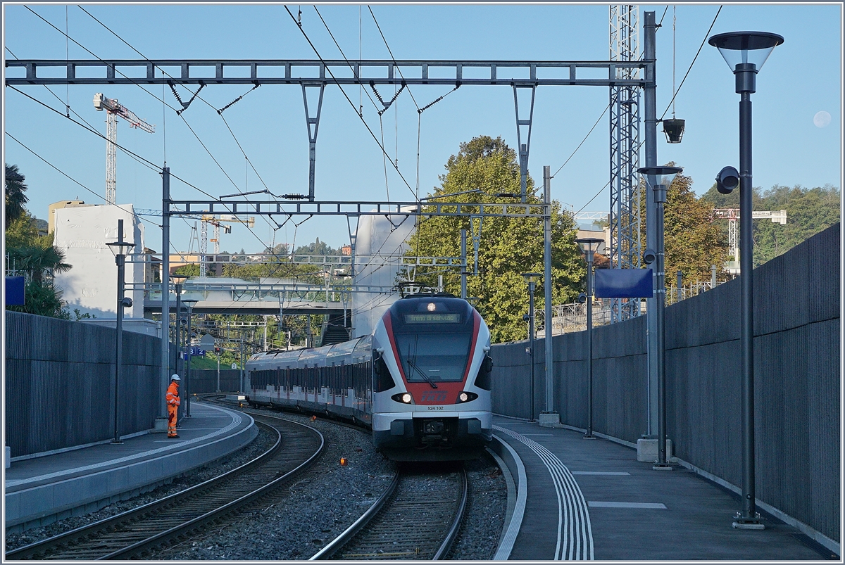 Der Bahnhof bzw. die Haltstelle Lugano Paradiso wurde an die neuen Bedürfnisse angepasst und praktisch vollständig umgestaltet; leider verlor der Bahnhof dadurch seinen Charme.

27. Sept. 2018