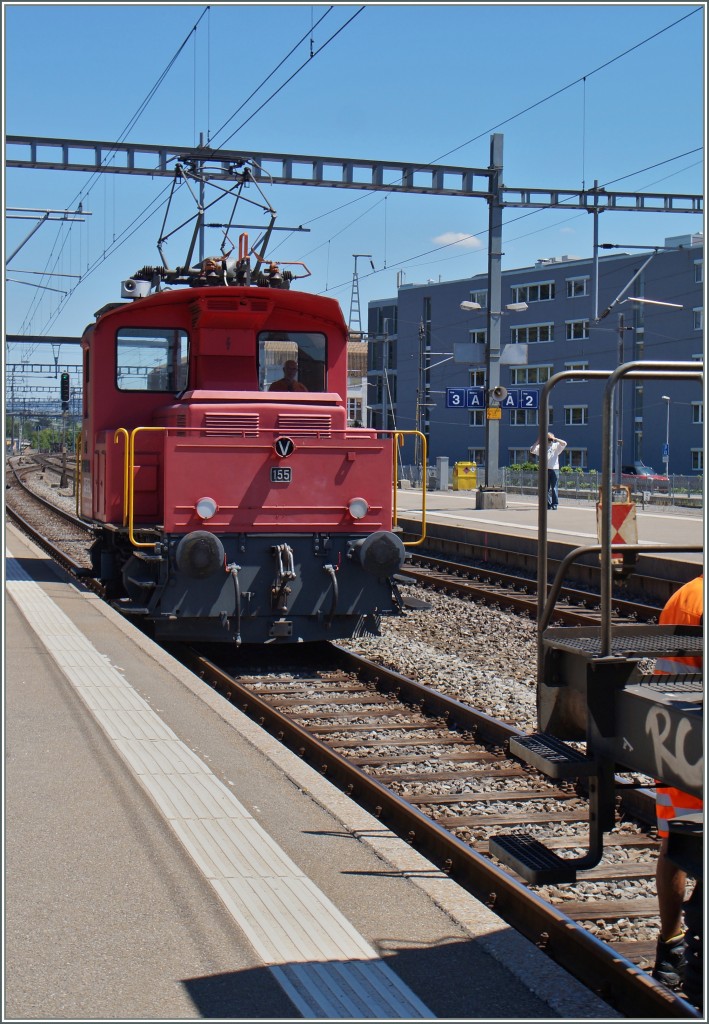 Der BAM Te III 155 nähert sich den aus Lausanne Triage eingetroffen Getreidewagen.
21. Juli 2015