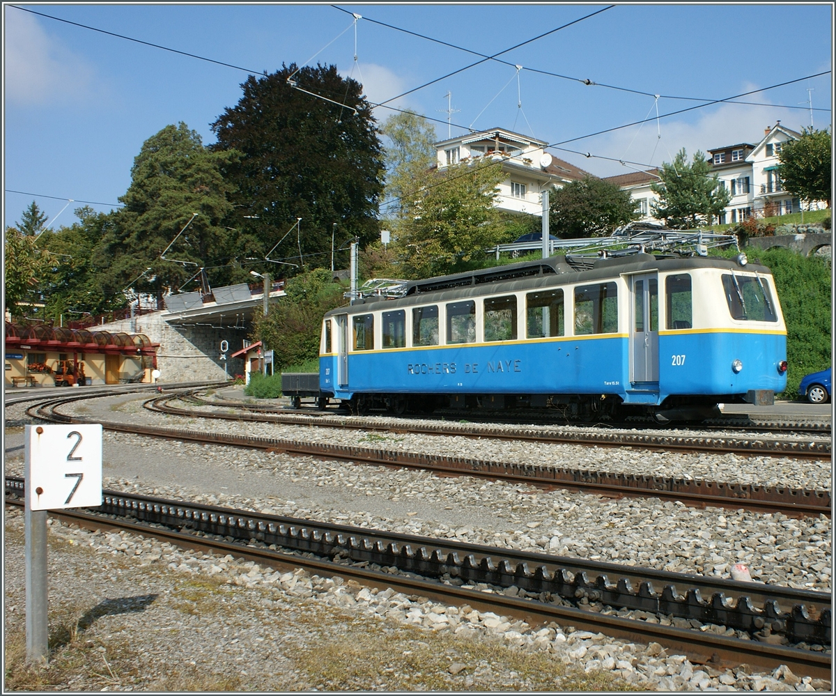 Der Bhe 2/4 207 in Glion. 
28. Sept. 2008