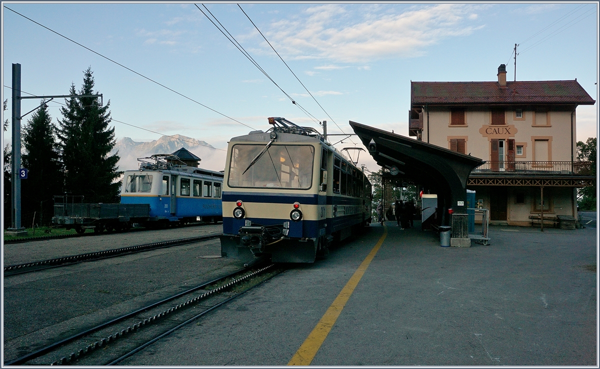 Der Bhe 4/8 301 und Bhe 2/4 203 in Caux.
16. Sept. 2017