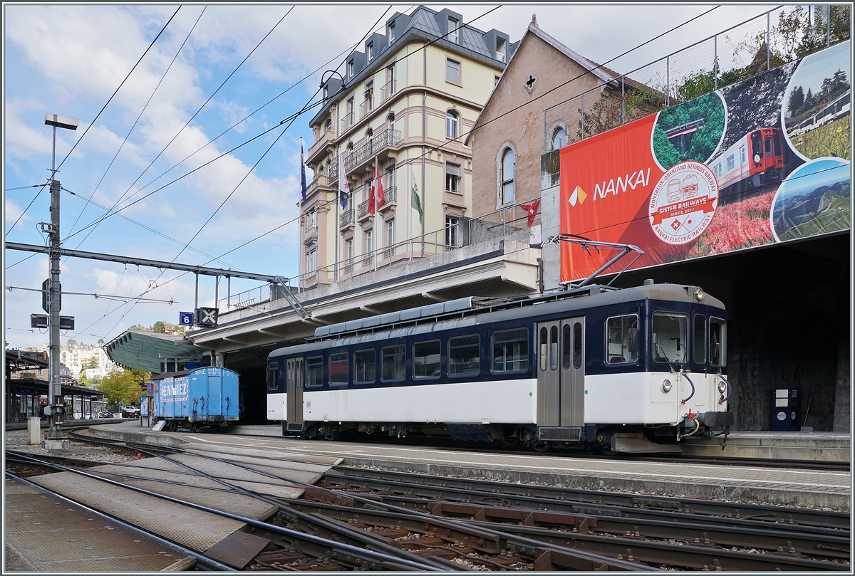 Der MOB Be 4/4 1006 (ex Bipperlisi) steht abfahrbereit in Montreux. 

12. Okt. 2020