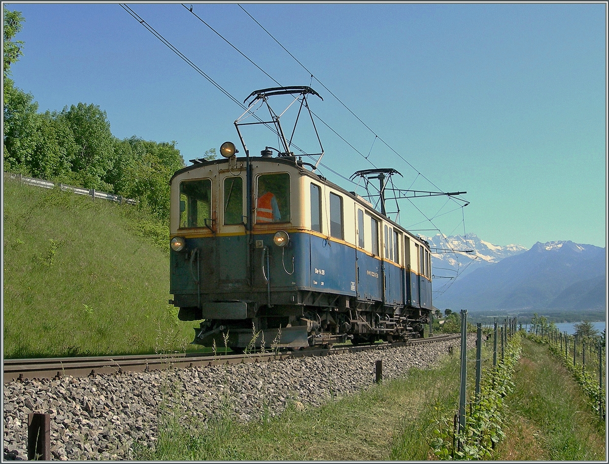 Der MOB De 4/4 N° 23 auf einer Dienstfahrt oberhalb von Montreux.
10. Mai 2007