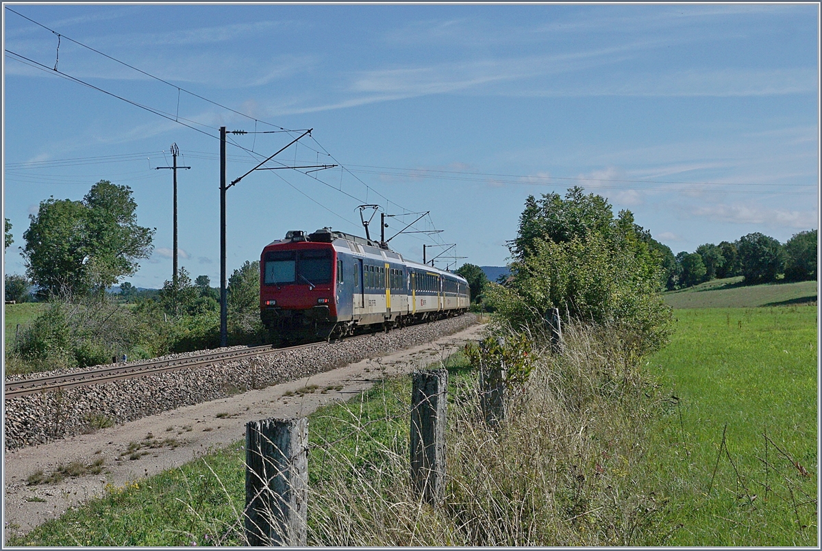 Der TER 18121 zwischen Frasne und Pontarlier in der Nähe von Bannans.

21. Aug. 2019