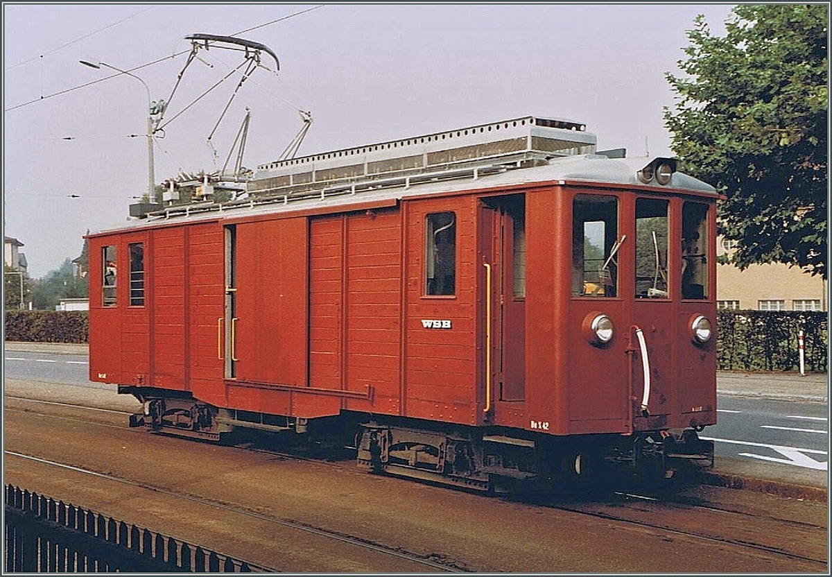 Der WSB De 4/4 N� 42 in Suhr Auaweiche. 
Im Sommer 1984
