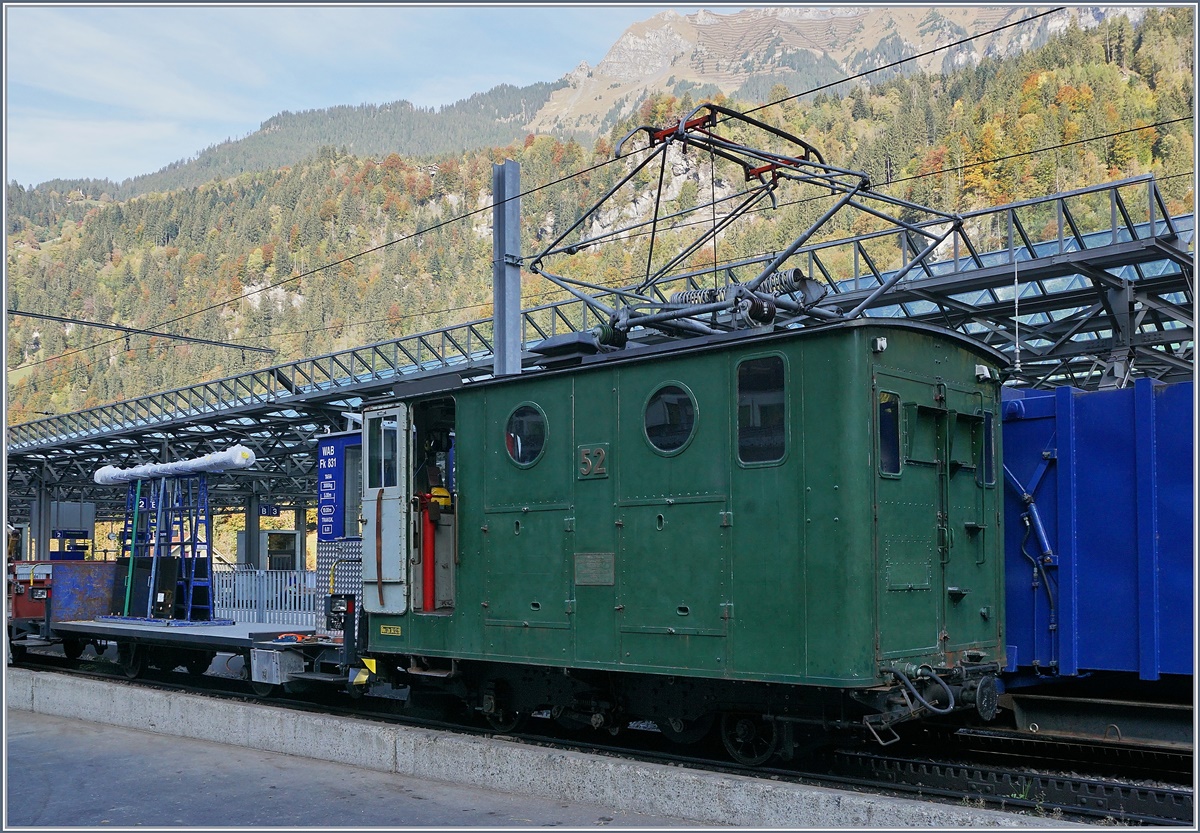 Die 1908 SLM (Mechanik) und Alioth (elektrischer Tail) gebaute He 2/2 52 der WAB wird noch immer im Rangierdienst in Lauterbrunnen gebraucht. 

12. Okt. 2018