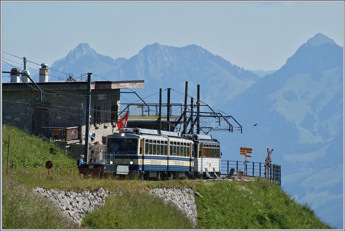 Die beiden Bhe 4/8 304 und 305 in Jaman.
1. Juli 2018