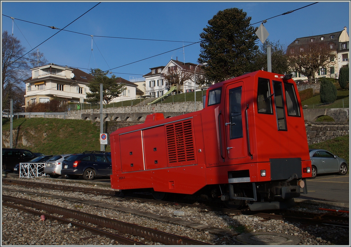 Die von der BRB 1995 übernommene Hm 2/2 N° 4 (Baujahr 1973) in Glion.
8. Dez. 2015
