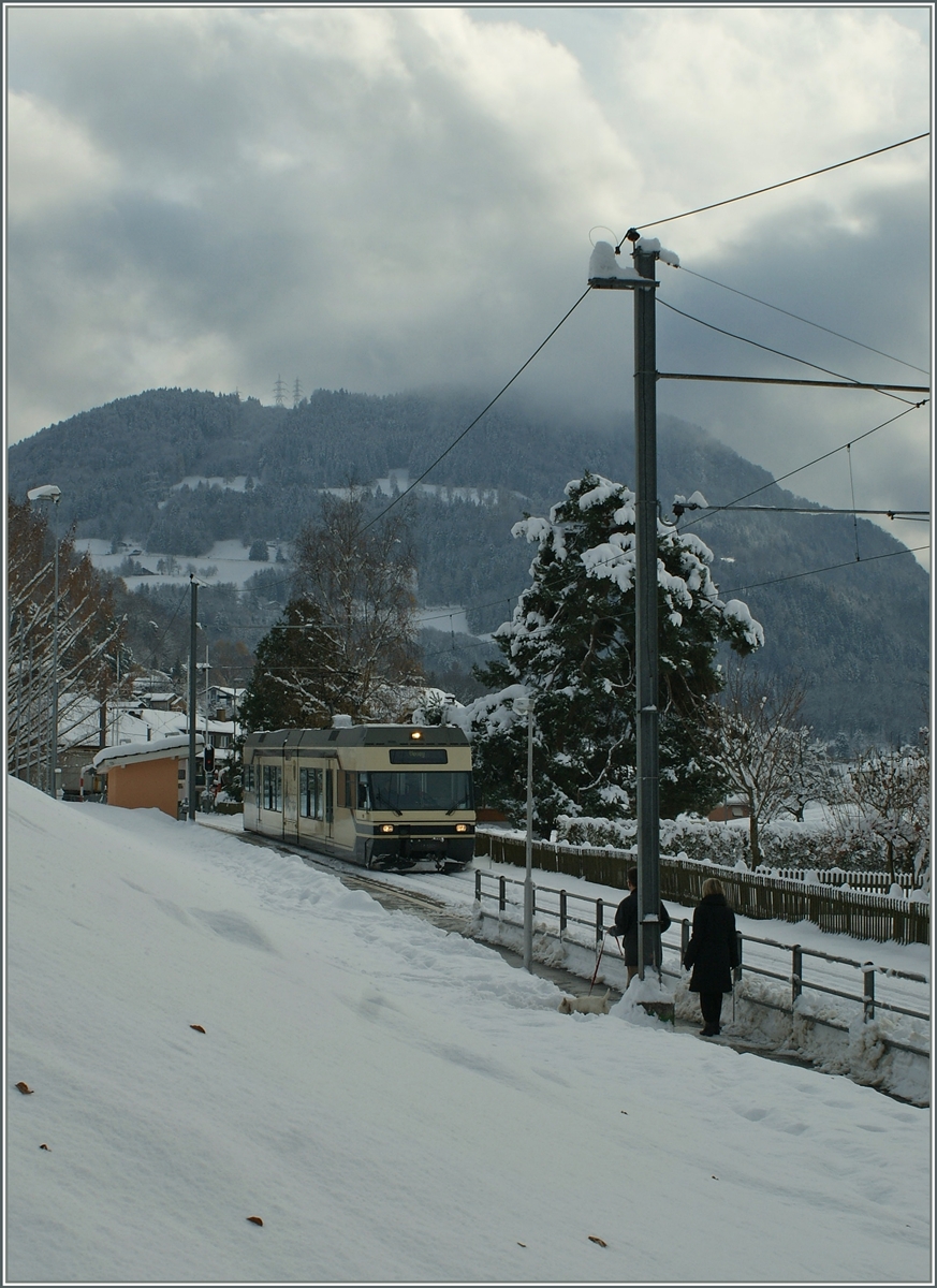 Ein CEV / MVR GTW Be 2/6 beim winterlichen Haltepunkt Château de Blonay.
2. Dez. 2010
