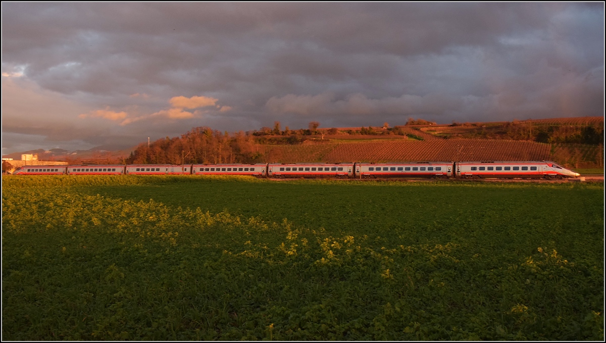 Einer der wenigen Trenitalia-ETR 610 bei Buggingen. November 2021.