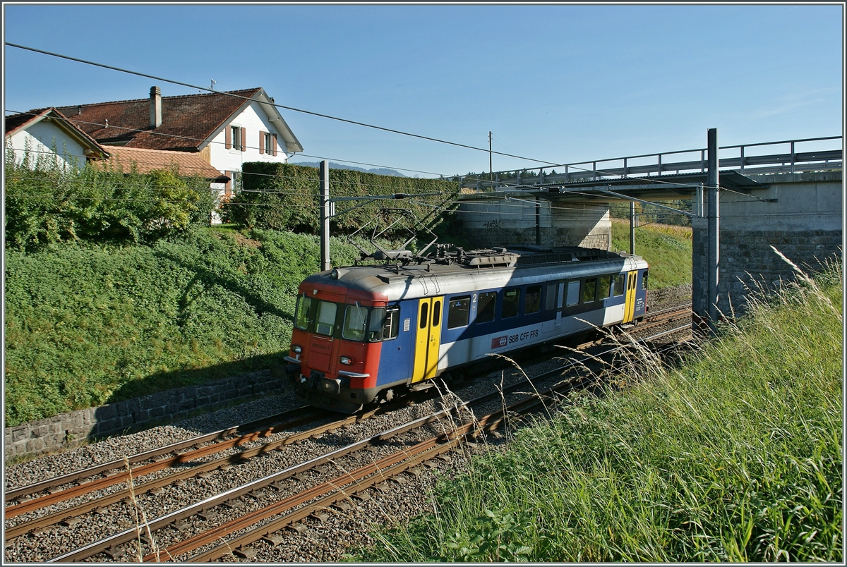Einige Jahre besorgte ein Solo fahrende RBe 4/4 den Regionalverkehr zwischen Palézieux und Romont. Hier ist der RBe 540 016-9 kurz vor der Ankunft in Palézieux zu sehen. 10. Mai 2012