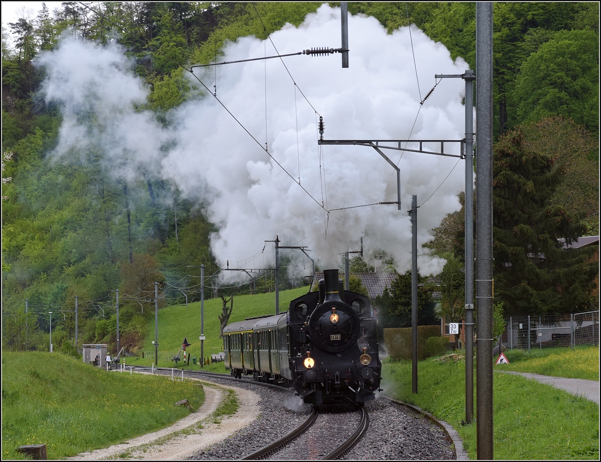 Fahrleitungsstörung nannte sie die Veranstaltung, um an die Dampfreserve in Olten für solche Fälle zu erinnern. Eb 3/5 3819 kurz vor dem Hauensteintunnel. April 2019.