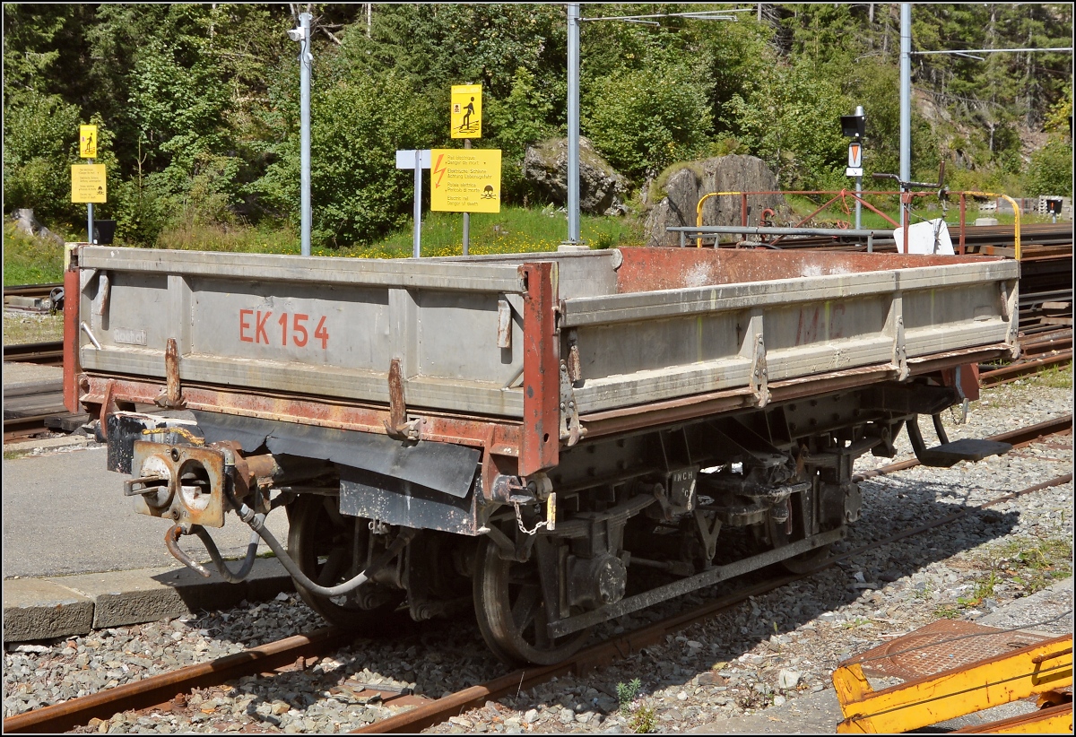 G�terwagen EK 154 im Bahnhof Le Ch�telard. August 2014.