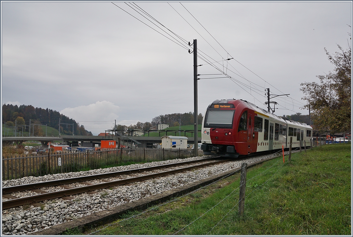 Gut ein Monat liegt zwischen diesen beiden Bildern bei Kilometer 0.2 in Châtel-St-Denis. 

28. Okt. 2019