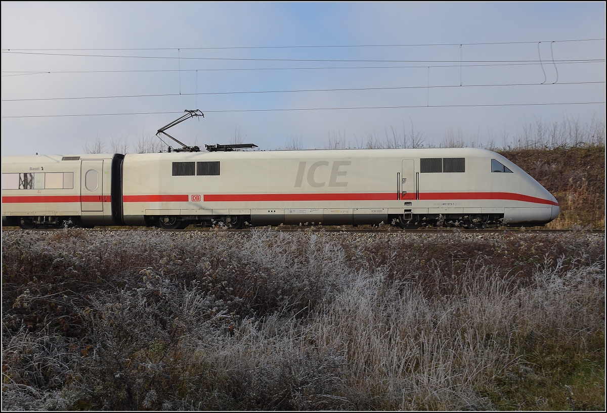 ICE 1  Basel  mit Triebkopf 401 073 auf dem Weg nach ebenda. Schliengen, Dezember 2018.