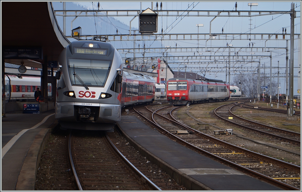 In Arth-Goldau wartet der SOB Flirt 526 049-2 auf die Abfahrt als S 31 nach Biberbrugg. 
17. März 2015 