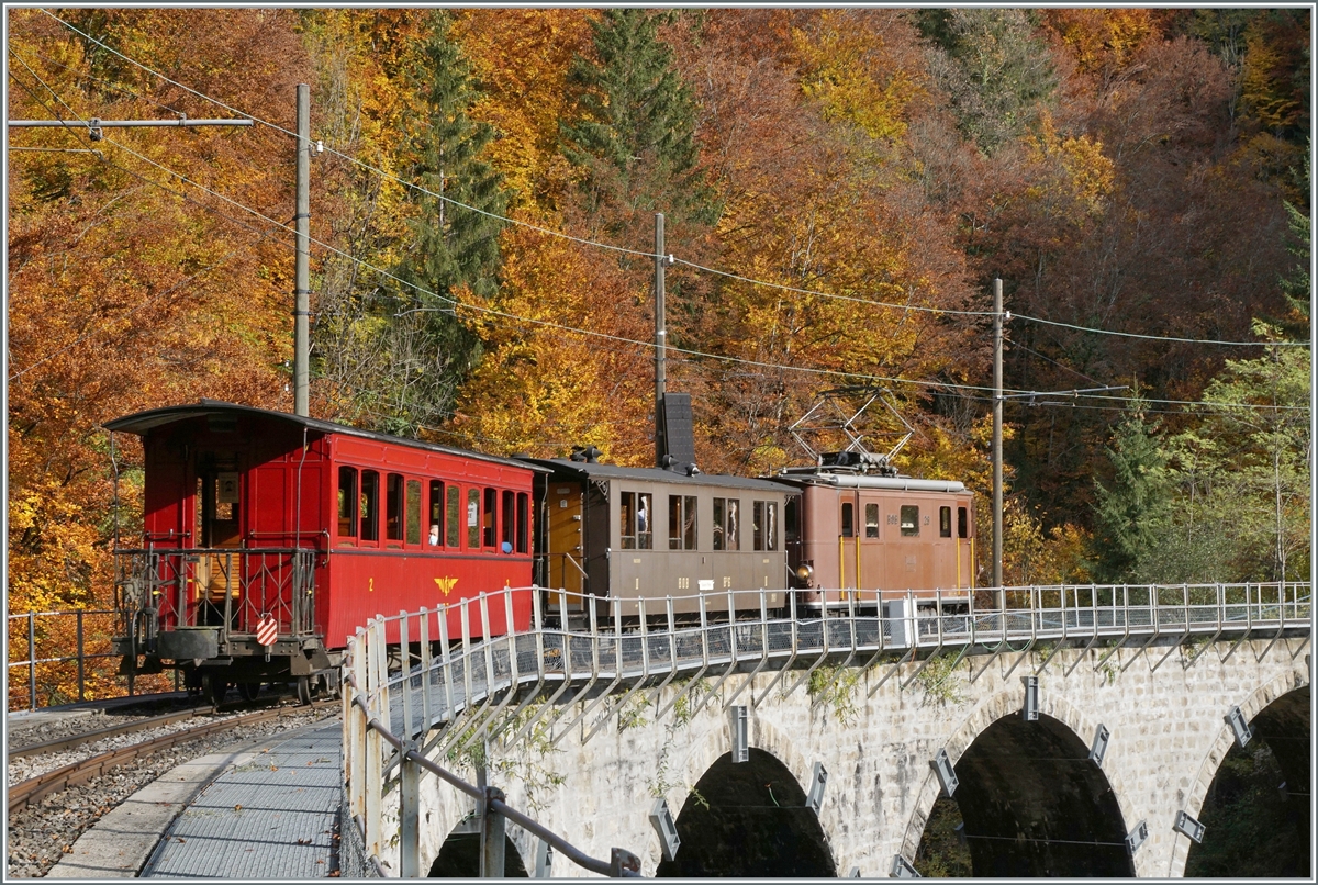  LA DER 2020 du Blonay-Chamby  / Saison Abschluss der Blonay-Chamby Bahn: Mit einem verstärkten Fahrplan und viel Dampf wird vor dem  Winterschlaf  (bzw. Arbeit im Dépôt Chaulin) nochmals viel Betrieb gemacht. Die BOB HGe 3/3 N° 29 (Baujahr 1926) kehrt nach Chaulin zurück; es war in dieser Fahrsaison ihre letzte Fahrt.  

25. Okt. 2020