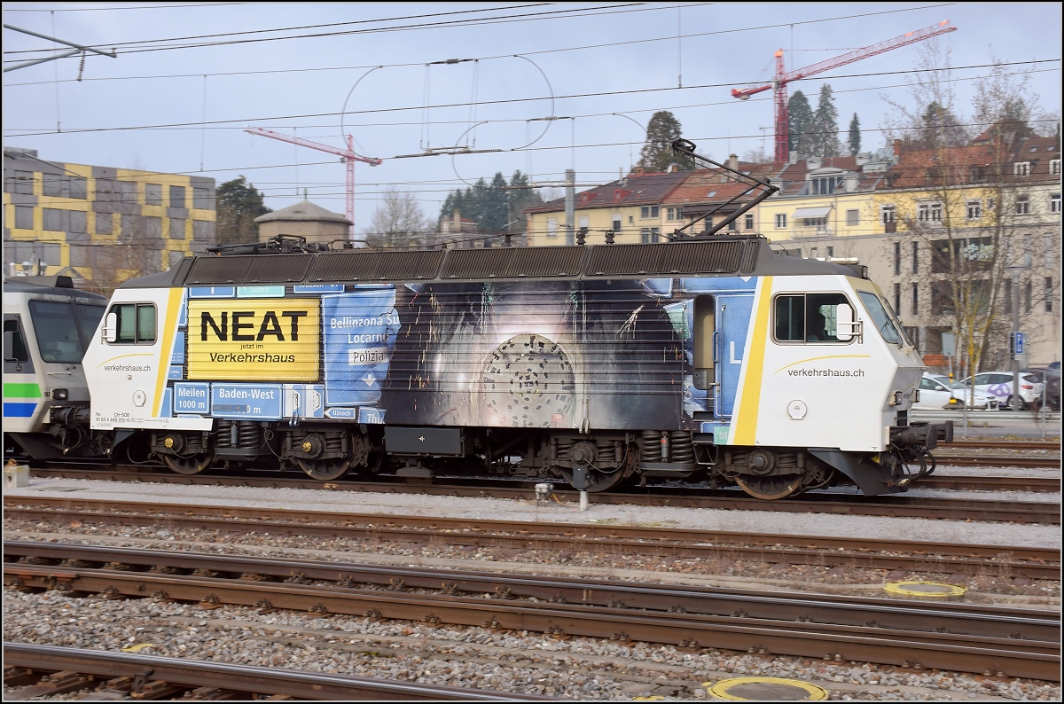 Lok 15 der SOB alias 91 85 4 446 015-0 ist einer der 4 Prototypen der SBB-Tyristorloks, auf die keine Serie folgen sollte. Das Wetter sorgte für ein ganz eigentümliches fotogenes Licht. St.Gallen, März 2018.