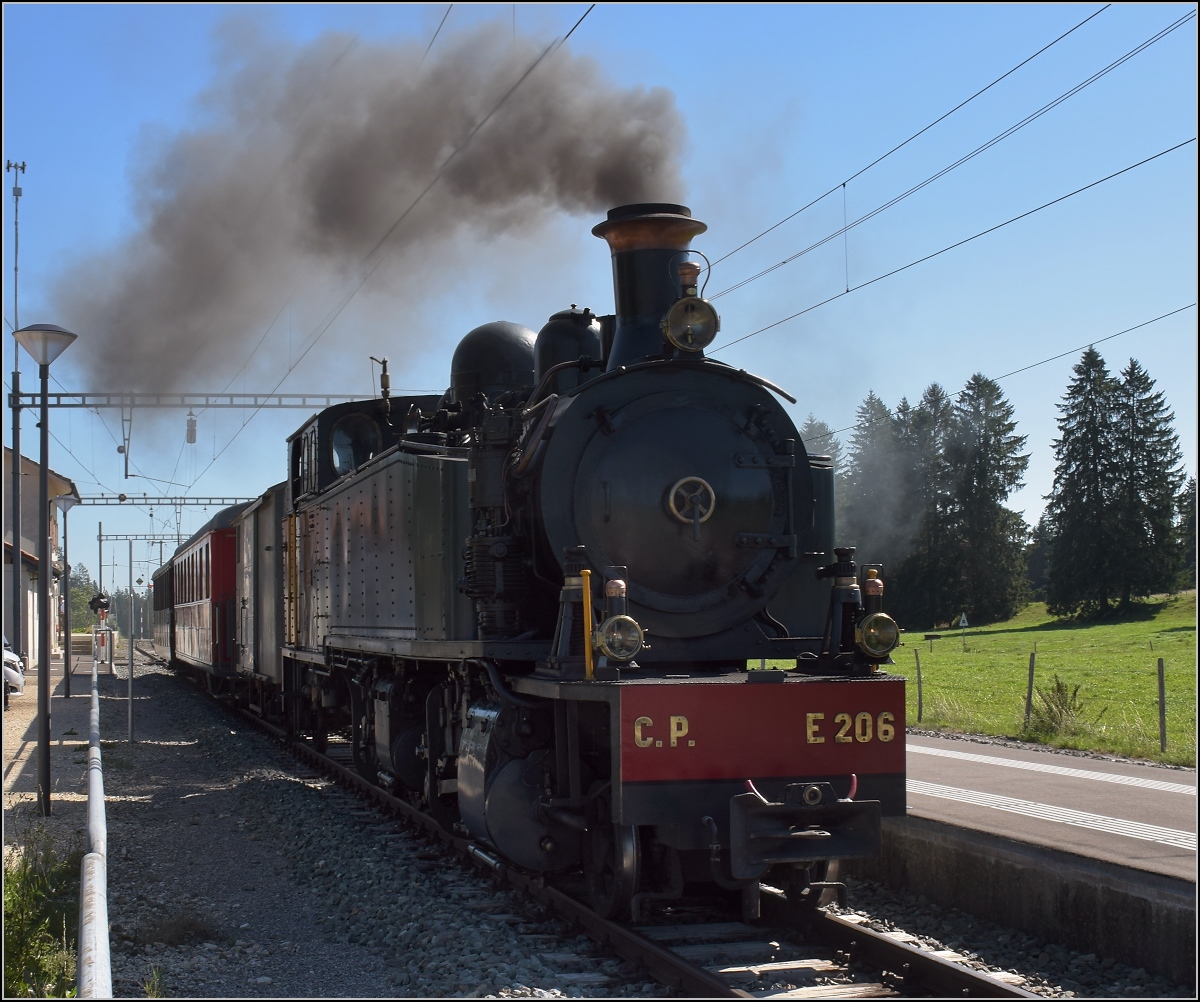 Mit der E 206 nach Tavannes. La Traction Sonderzug in Pré-Petitjean, dem Startbahnhof. August 2019.