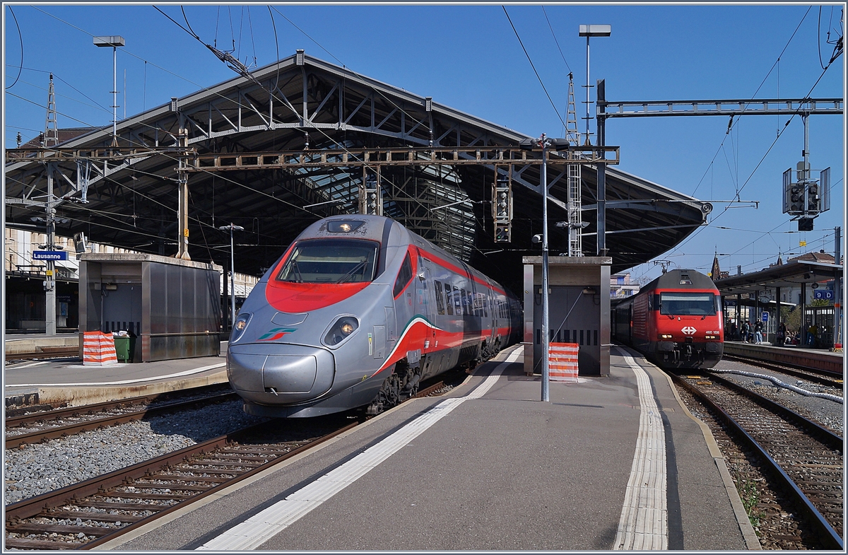 Nachdem der edle SBB RAe TEE II Lausanne verlasen hatte, holte mich der nach Genève fahrende EC 34 des FS Trenitalia ETR 610 aus den Traum der historischen Bahn in die Gegenwart zurück, die auf ihre Art natürlich auch bunt und schön ist. 

31. März 2019
