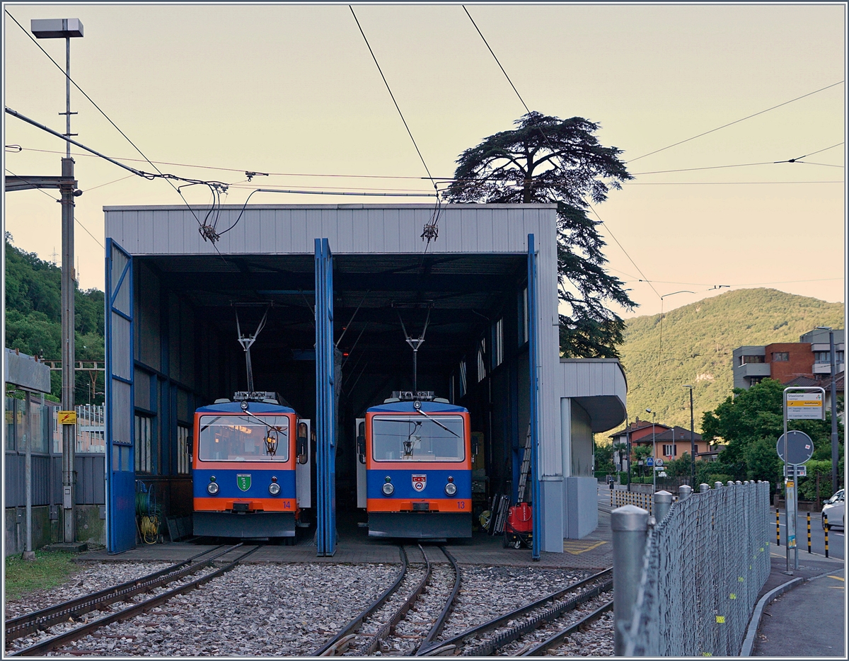 Noch stehen die beiden MG Bhe 4/8 14 und 13 im Depot, doch für den grosse Fahrgastandrang am heutigen Sonntag werden auch die beiden Triebzüge zum Einsatz kommen. 
21. Mai 2017