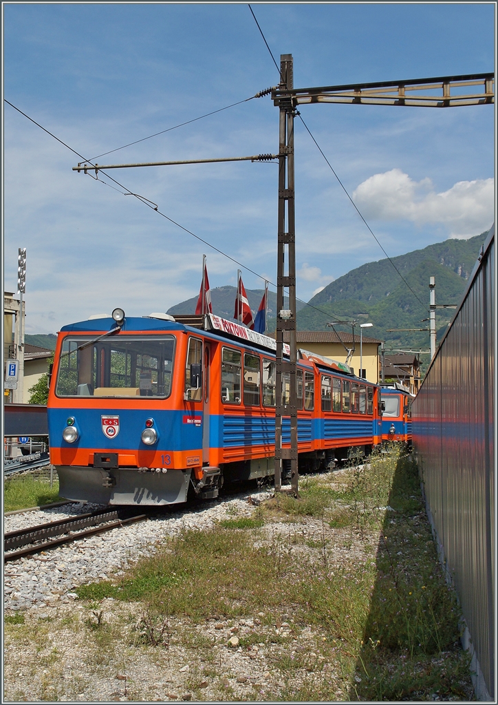 Schlechte Aussichten f�r MG-Bahn Reisende: Infolge Bauarbeiten werden die bunten Beh 4/8 Triebz�ge erst 2016 wieder bis zur Gipfelstation Generoso Vetta fahren.  
Capolago, den 5. Mai 2014