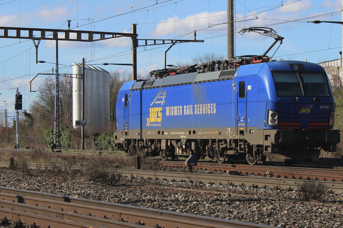 Soloauftritt f�r WRS 475 901 durch Pratteln am 13 Februar 2024 und geht nach Muttenz und soll dort ein G�terzug aufnehmen.