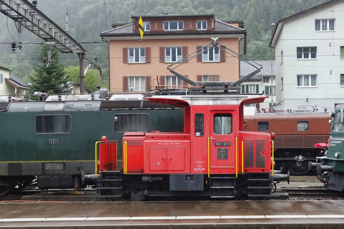 Tem 277 steht am ganz fverregneten 19.September 2021 während der Erastedition der  Gotthard Bahntage in Erstfeld.