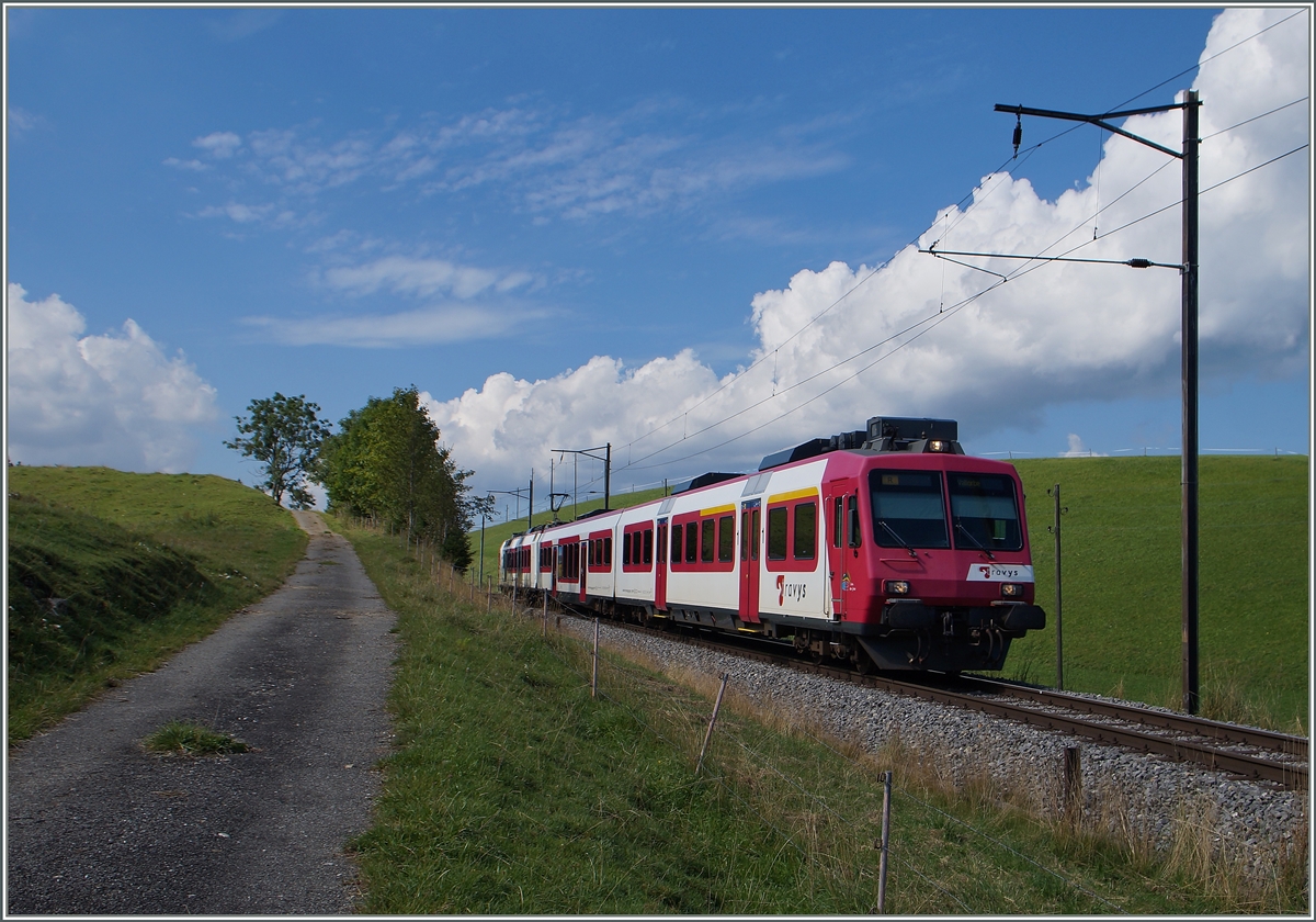 Travys Regionalzug 4218 von Le Brassus nach Vallorbe zwischen Le Séchey und Les Charbonnières. 
5. Sept. 2014