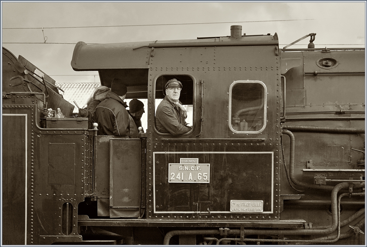 Was wäre die Dampflok ohne ihren Meister und all die anderen Helfer vor oder hinter den Kulissen? 
An dieser Stelle einen herzlichen Danke an alle die zu dieser herrlichen Fahrt beigetragen haben!
Konstanz, den 9. Dez. 2017