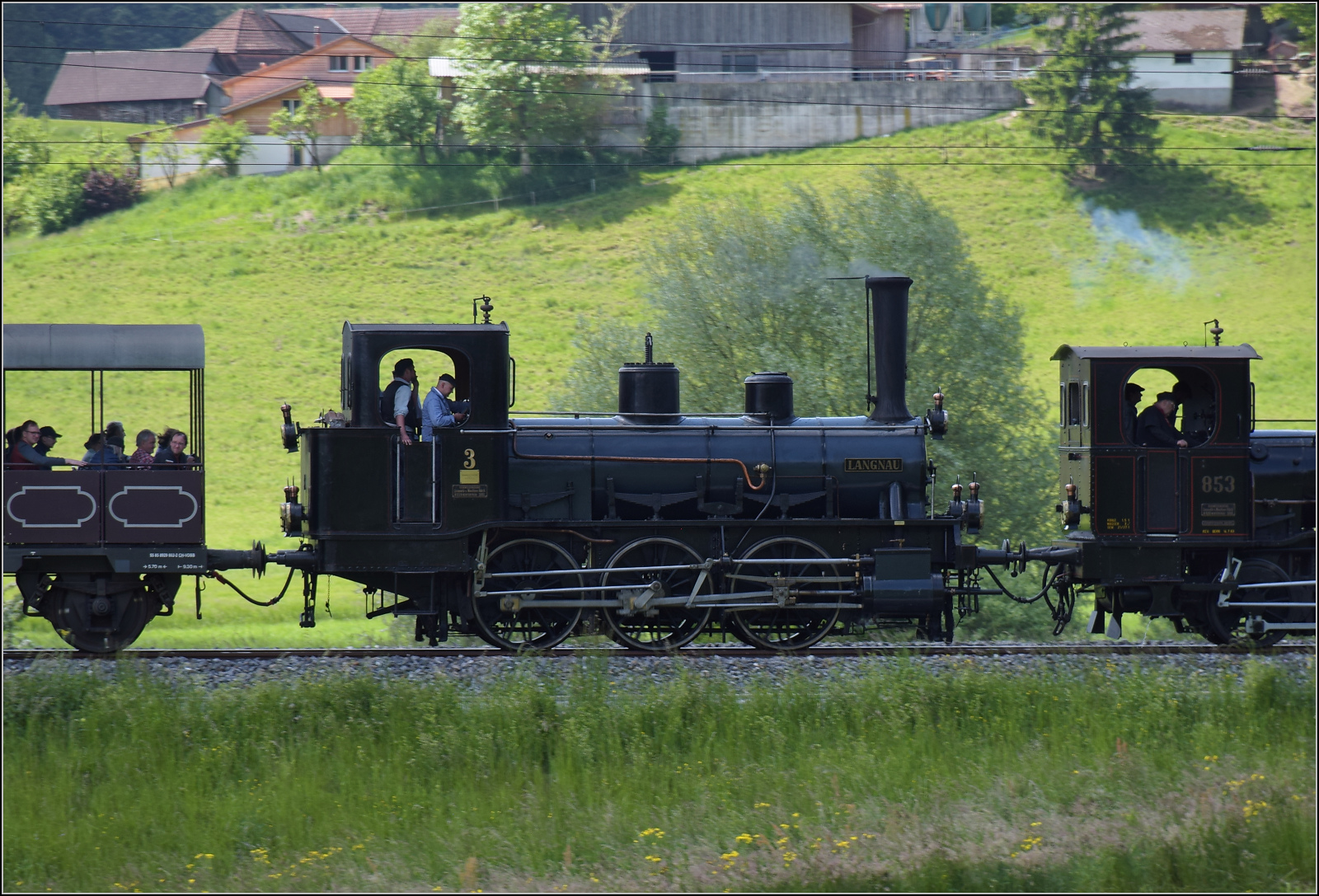 150 Jahre Emmentalbahn. 

Ed 3/3 3 'Langnau' der Emmentalbahn ist der 144-j�hrige Star des Festes, hier etwas genauer betrachtet. Bowil B�chlen, Mai 2025.