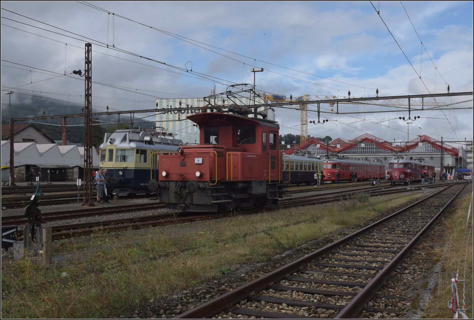 Depotfest Olten 2023. 

Zweikraft-Rangiertraktor Tem II 291. August 2023.