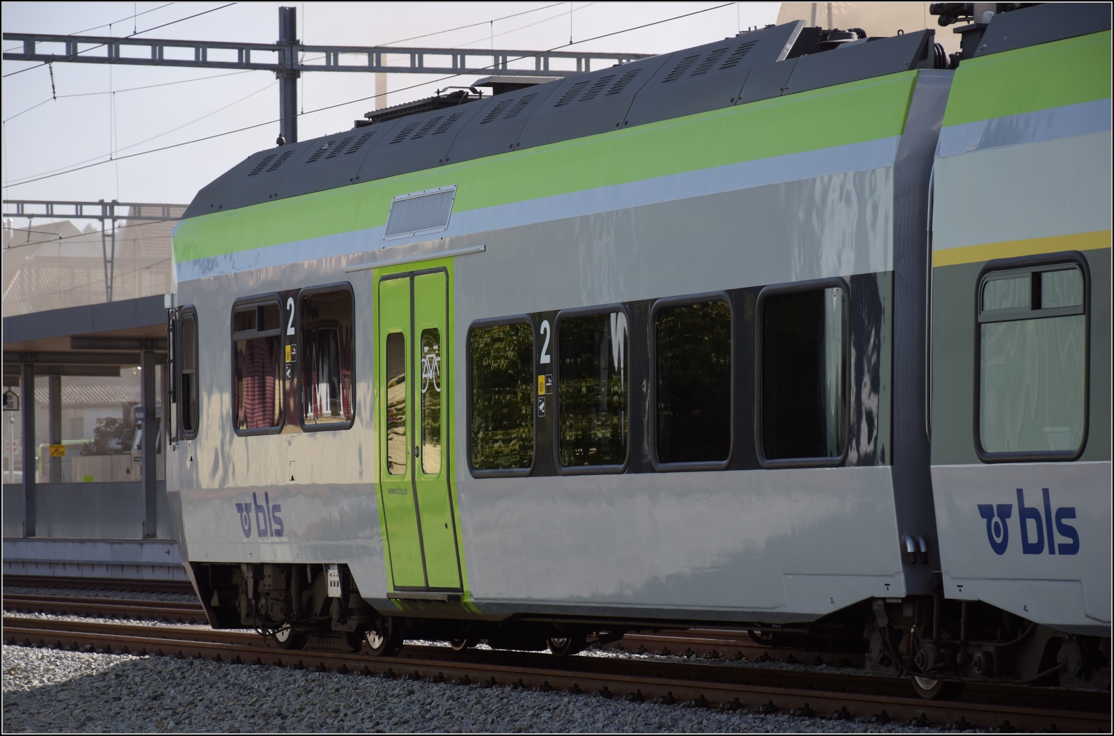 RABe 525 in Huttwil während der Dampftage vor Ort. Oktober 2023.