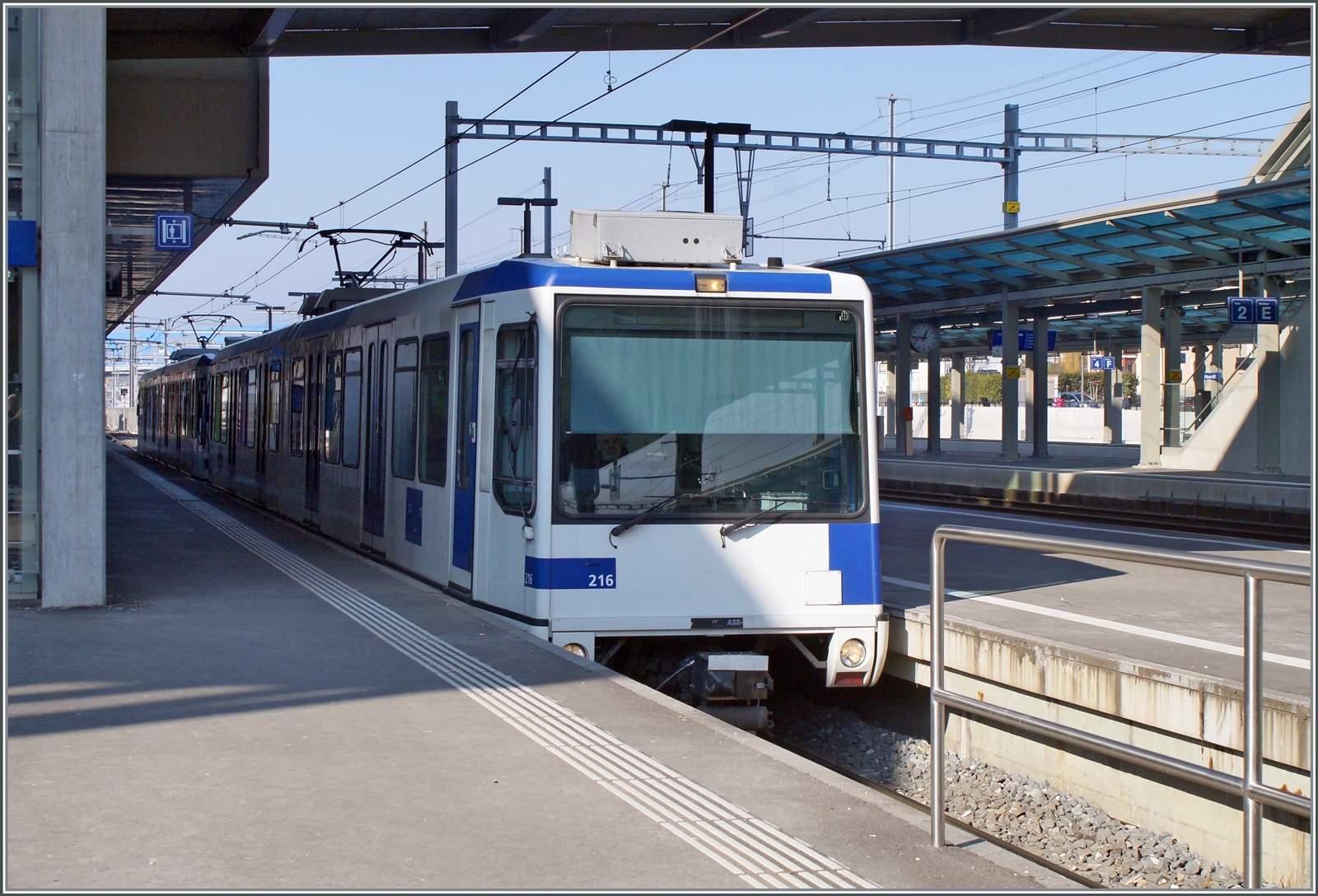 Zwei TL BE/Bem 558 erreichen als M1 von Lausanne Flon kommend ihr Ziel Renens VD. 

9. Feb. 2023