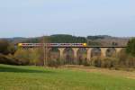 Ein f�nfteiliger Stadler Flirt der Hessischen Landesbahn �berquert am 28.03.2014 den Ruderdorfer Viadukt zwischen Siegen und Dillenburg.