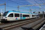 Rreis/Arriva 392 -noch in die Farben des ehemahligen Betriebers BRENG- verlasst Arnhem Centraal als RB nach Doetinchem an 19 März 2026.