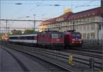 Nachtrag zur Re 4/4 11141. Nach dem Bild von Stefan im Swiss-Express-Gewand und dem vom Ersatzteilspender in Koblenz, noch ein paar aus den letzten zwei Betriebsjahren mit den G�ubahnz�gen. Singen, Juni 2022.