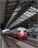 Zur Feier 100 Jahre Vallorbe - Frasne reiste der RAe TEE II 1051 an und wartet nach dem Fahrtrichtungswechsel in Lausanne nun auf die Weiterfahrt nach Vallorbe.