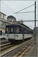 Das arme Bipperlissi! Der MOB (ex SNB) Be 4/4 1007 wurde seiner fröhlichen, einladenden Farbe beraubt und ein neues, wenig anziehendes MOB Farbkonzept gesteckt.