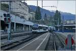 Eine eher ungewöhnliche Rangierkomposition nähert sich in Montreux den Bahnsteiggleisen: Der MOB ABe 4/4 9301 rangiert GPX Wagen.

4. April 2025