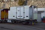 Der Wagen Lb 755 wurde von der SWS 1913 an die BV geliefert und als L 302 in Betrieb gesetzt. Ein neuer Kühlcontaineraufbau lässt den 113-jährigen Wagen sehr modern aussehen. Villars-sur-Ollon, Januar 2026.