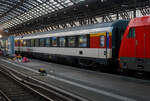 SBB EC-Großraum-Reisezugwagen (EC-Wagen) der ersten Wagenklasse 61 85 10-90 236-3 CH-SBB der Gattung Apm 1090, eingereiht als Wagen Nr.